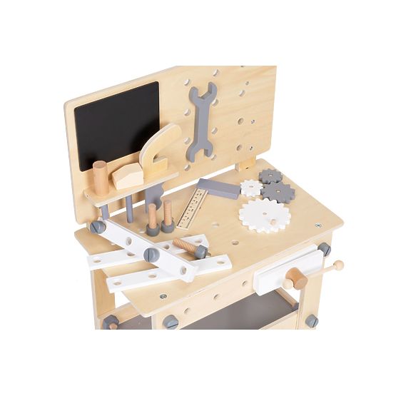Atelier en bois avec outils