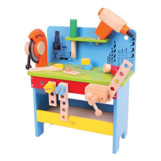 Atelier de bricolage en bois avec des outils