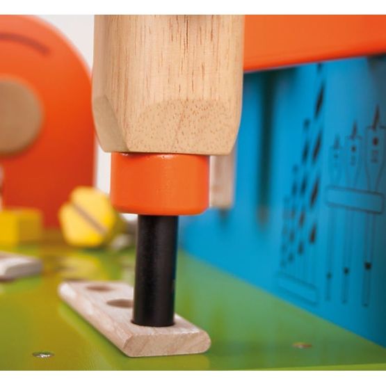 Atelier de bricolage en bois avec des outils