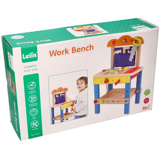 Atelier en bois avec de nombreux outils