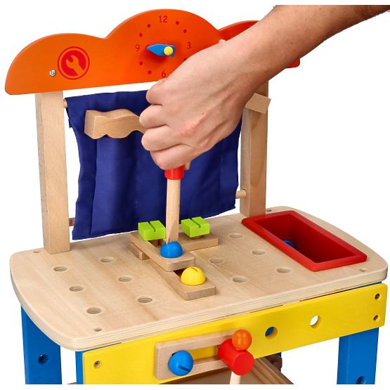 Atelier en bois avec de nombreux outils