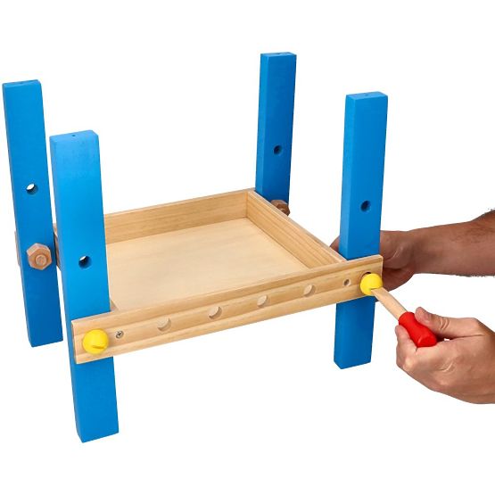 Atelier en bois avec de nombreux outils