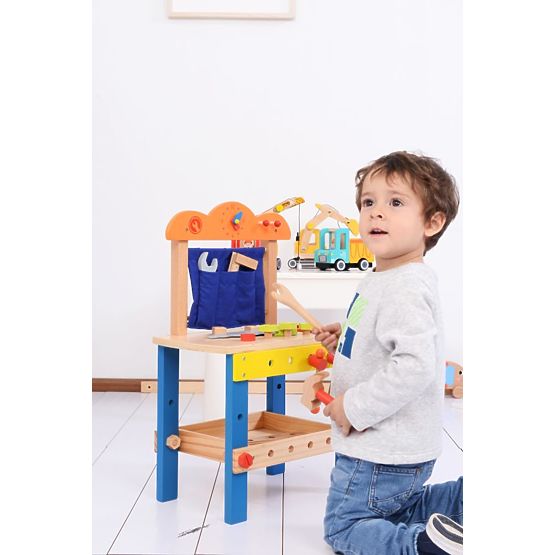 Atelier en bois avec de nombreux outils