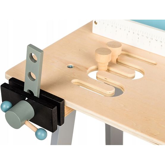 Atelier en bois avec des outils
