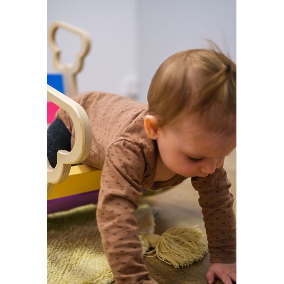Balançoire Montessori en bois - arc-en-ciel
