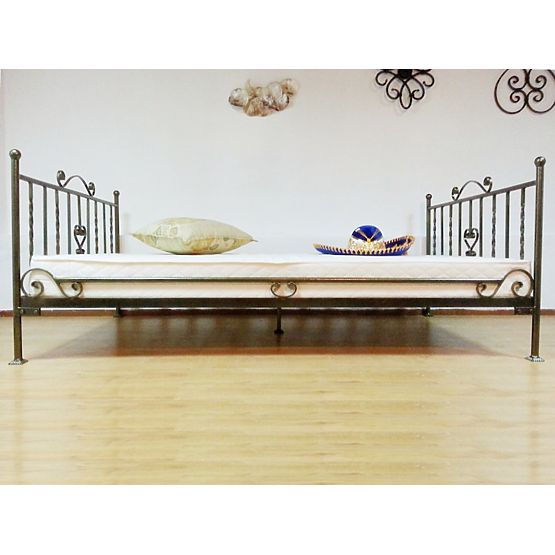 Bébé metal lit model 16