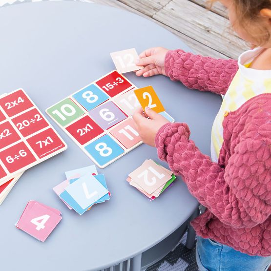 Bigjigs Toys Bingo Mathématique Multiplication et Division