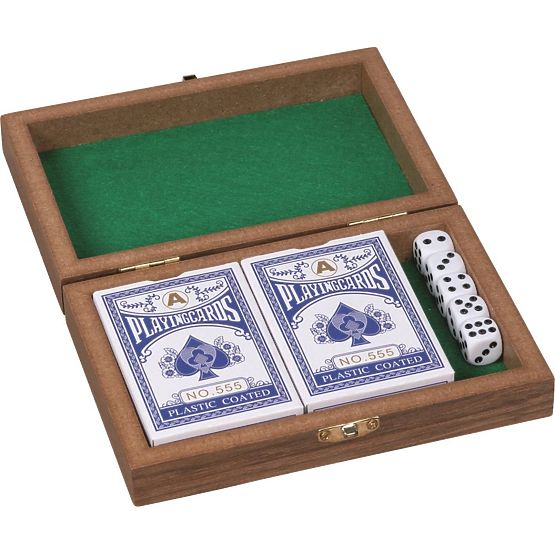 Boîte de jeu avec cartes et dés
