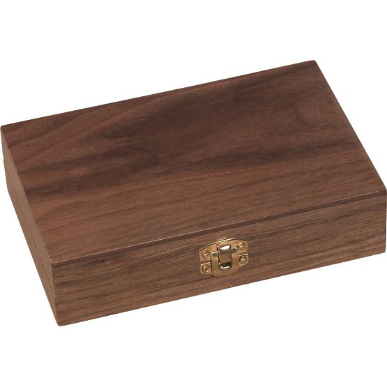 Boîte de jeu avec cartes et dés