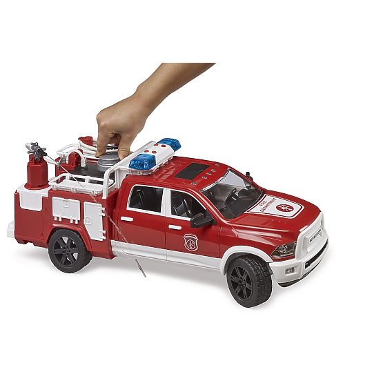 Bruder RAM 2500 Camion de pompiers avec gyrophare lumineux et sonore