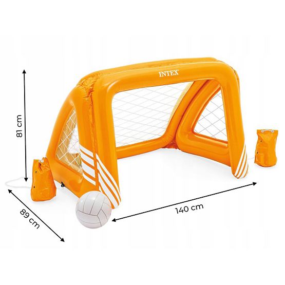 But gonflable avec ballon pour la piscine