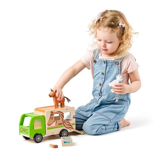 Camion en bois pour le transport de chevaux