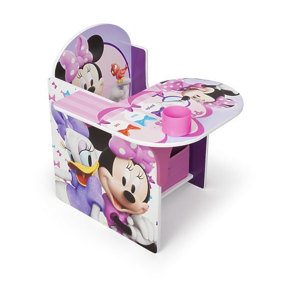 chaise avec une table Minnie
