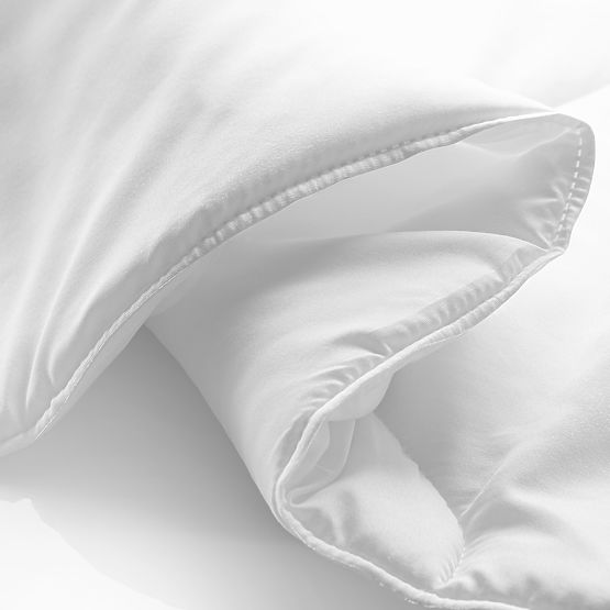 Couette INEZ couleur blanche carreaux style classique decoking