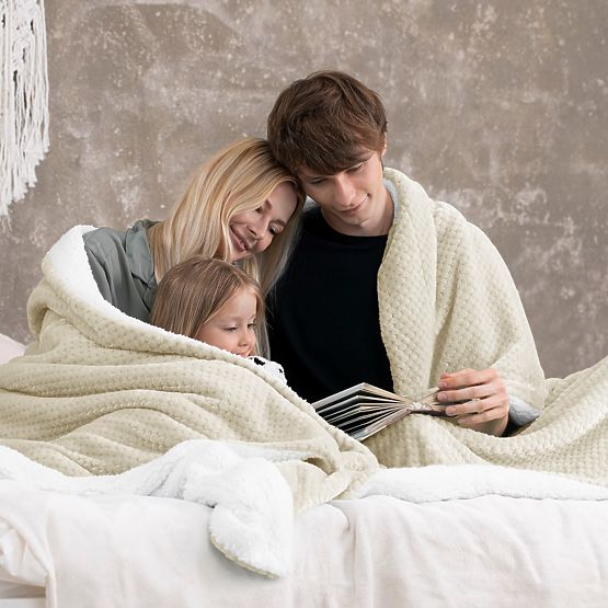 Couverture SHLEEPY couleur beige jacquard pressé style classique 130x180