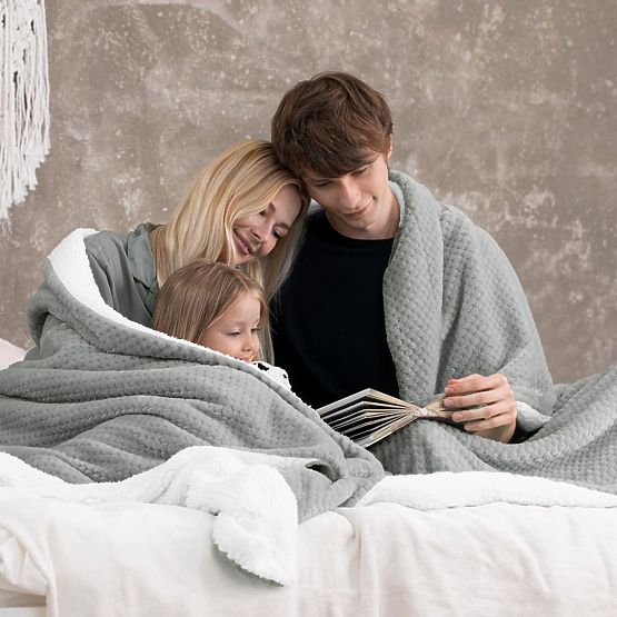 Couvre-lit SHLEEPY couleur grise avec motif jacquard style classique 220x240