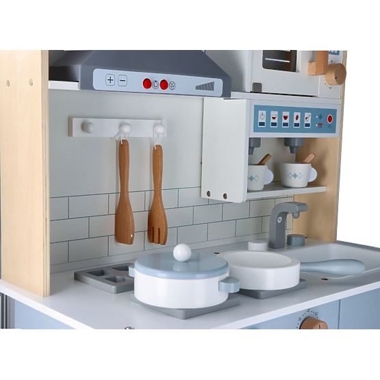 Cuisine interactive en bois avec hotte