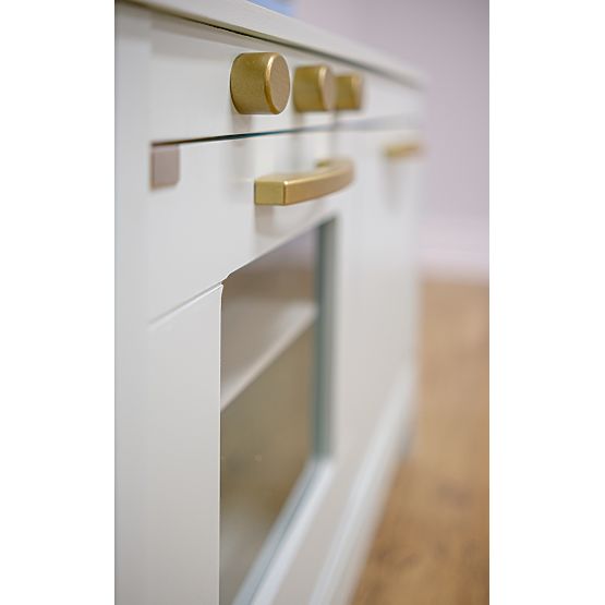 Cuisine nordique en bois avec accessoires