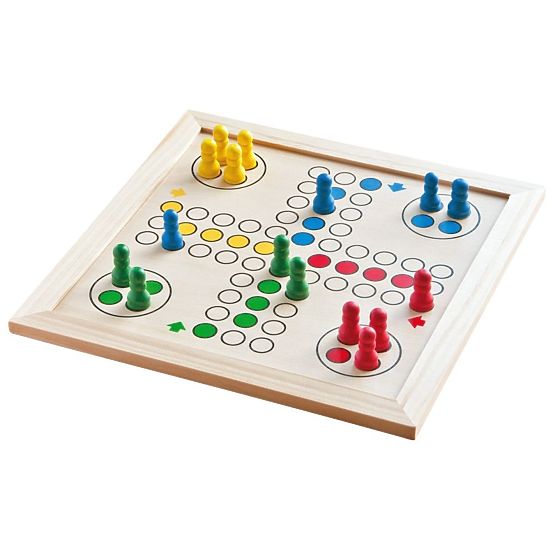 Ensemble de jeux dans une boîte en bois