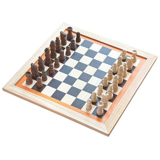 Ensemble de jeux dans une boîte en bois