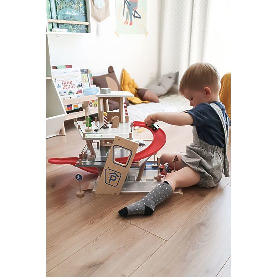 Ensemble de panneaux de signalisation en bois