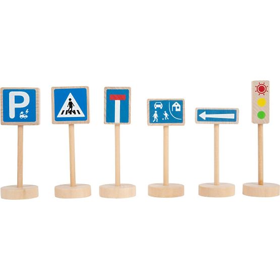 Ensemble de panneaux de signalisation en bois