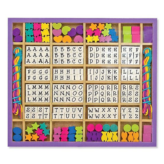 Ensemble de perles avec lettres