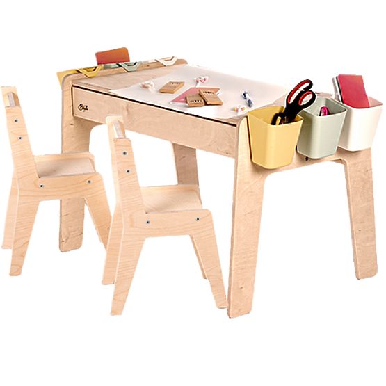 Ensemble de table et deux chaises pour enfants avec accessoires