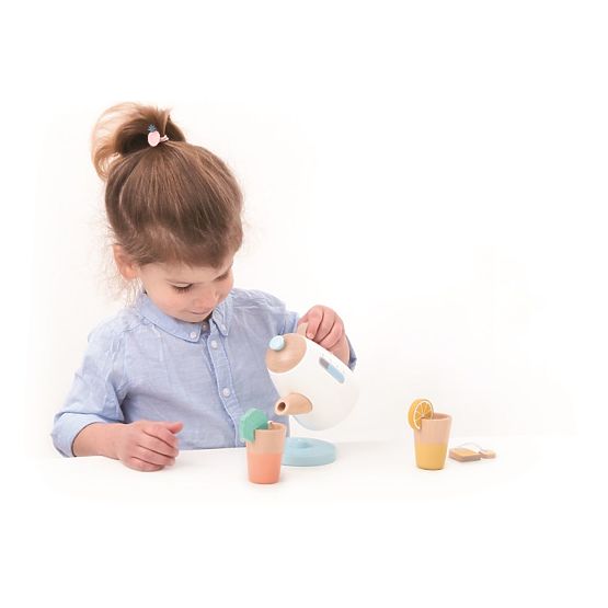 Ensemble de thé en bois avec théière et tasses