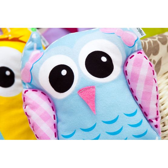 Famille de hiboux joyeuse