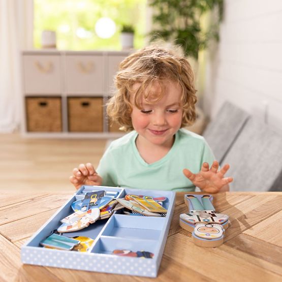 Jeu d'habillage magnétique – Julie
