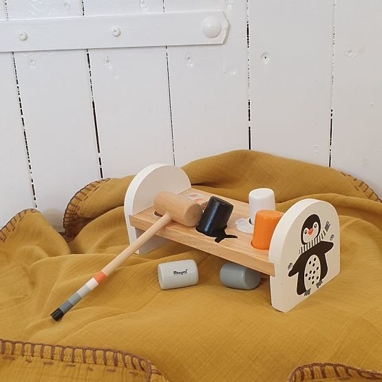 Jeu de marteau avec pingouin