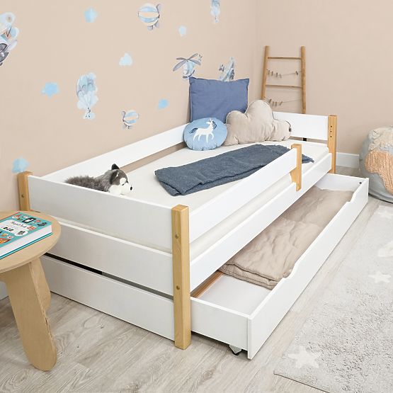 Lit d'enfant en bois Scandie avec barrière - blanc