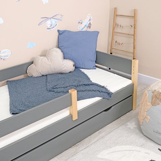 Lit enfant en bois Scandie avec barrière - gris
