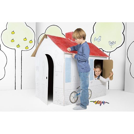 Maison en carton pour enfants avec cheminée