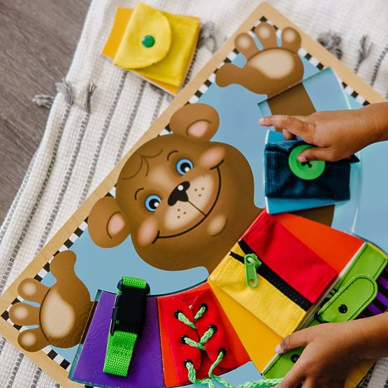 Melissa and Doug - Tableau d'activités Habille l'ourson