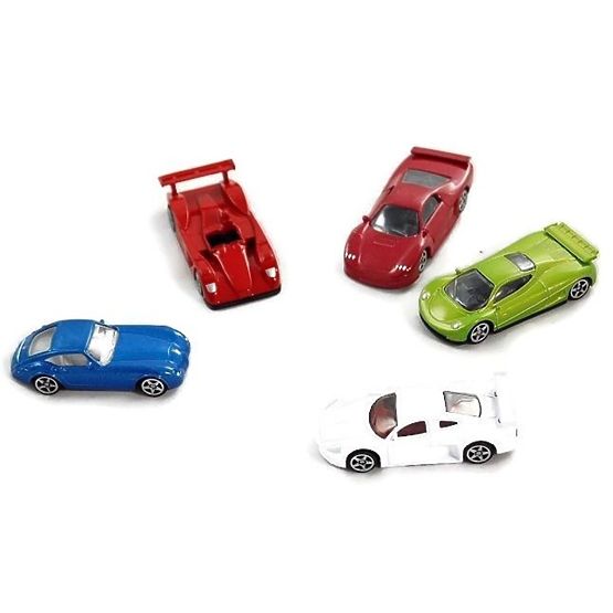 Parking en bois avec voitures