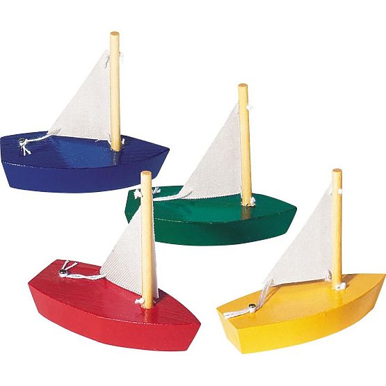 Petits bateaux en bois