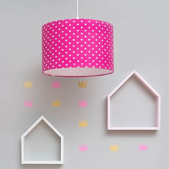 Police maison de poupée rose