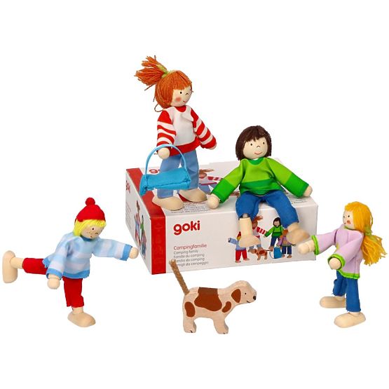 Poupées en bois en voyage