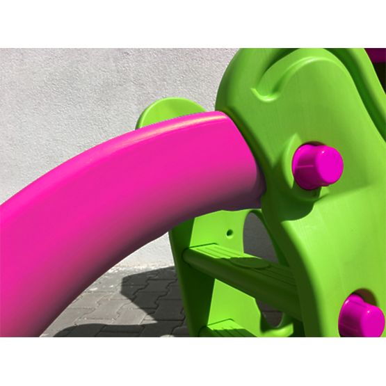 Pour enfants jardin maison de poupée avec diapositive