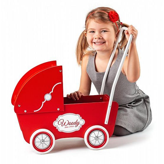 Poussette en bois rouge pour poupées