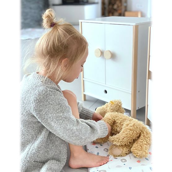 small foot Armoire pour poupées Little Button