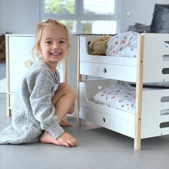 small foot Armoire pour poupées Little Button