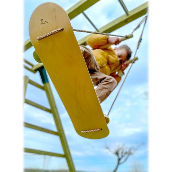 small foot Balançoire en bois Skateboard
