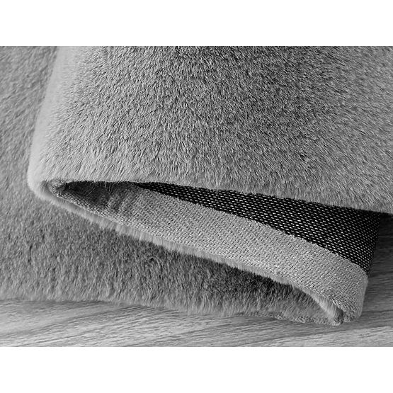 Tapis lapin en soie - gris clair