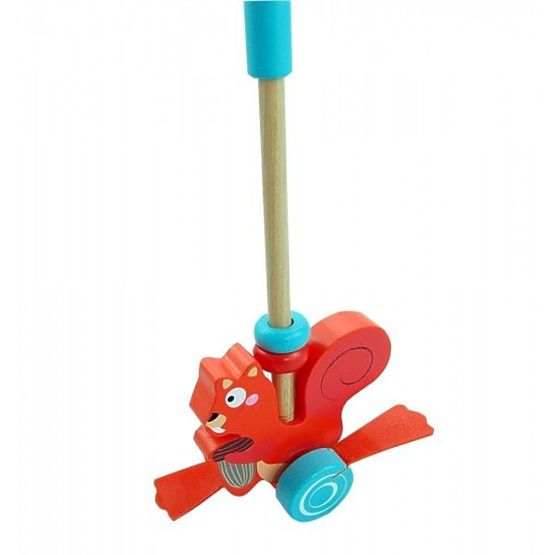 Tirant un animal sur un bâton - écureuil