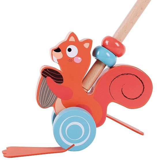 Tirant un animal sur un bâton - écureuil