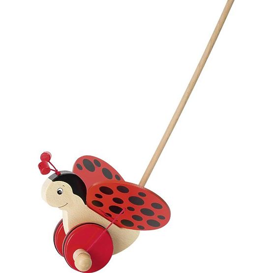 Tirant un animal sur un bâton - Coccinelle