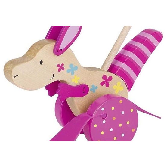 Tirant un kangourou sur un poteau Susibelle